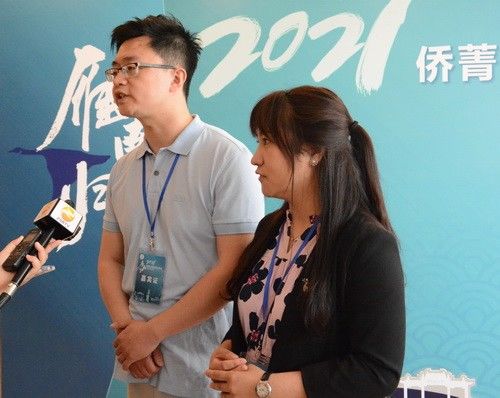 杨博士、辛博士夫妻接受媒体采访_调整大小.JPG