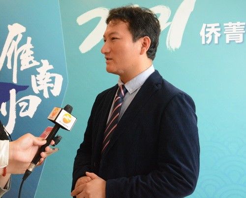 中山香山微波科技有限公司CEO东君伟接受媒体采访_调整大小.JPG